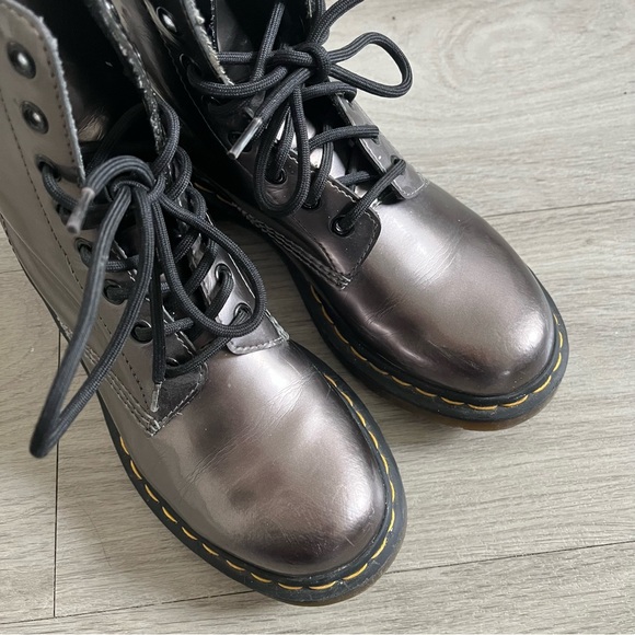 Dr Martens Women 8-Eye Pascal The Original Airware High Top Pewter Boots - Picture 3 of 10